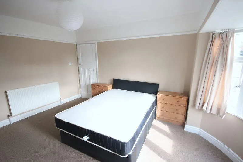 3 bedroom semi-detached house for rent