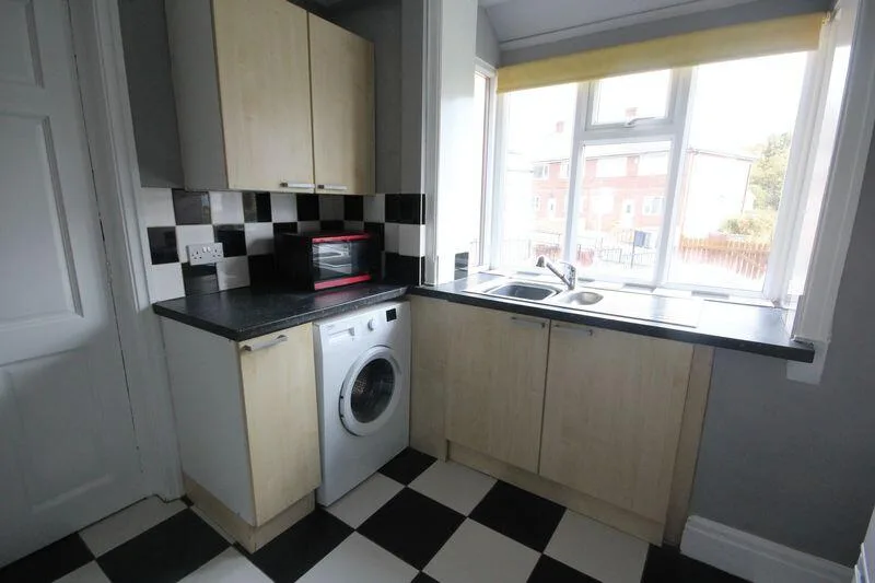 3 bedroom semi-detached house for rent