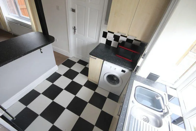 3 bedroom semi-detached house for rent
