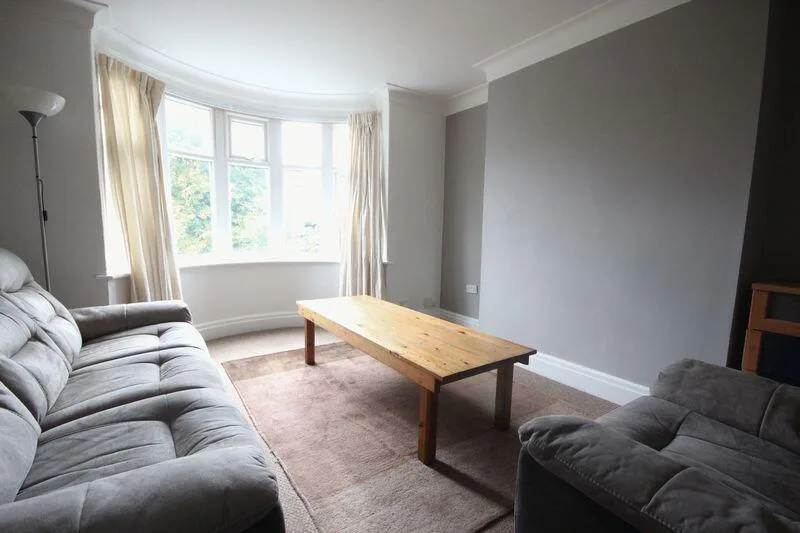 3 bedroom semi-detached house for rent