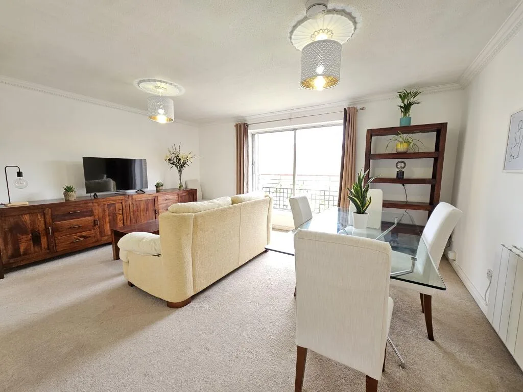 2 bedroom flat for rent