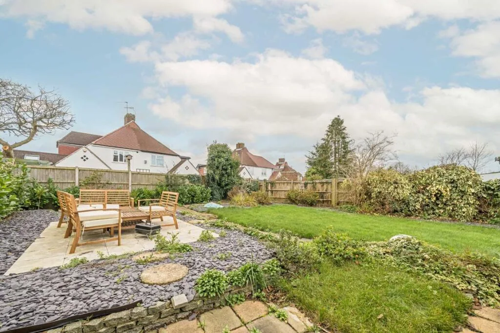 3 bedroom semi-detached house for rent