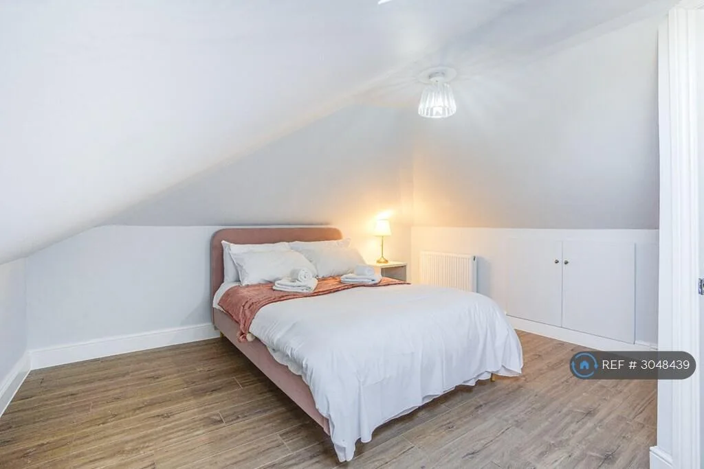 4 bedroom semi-detached house for rent