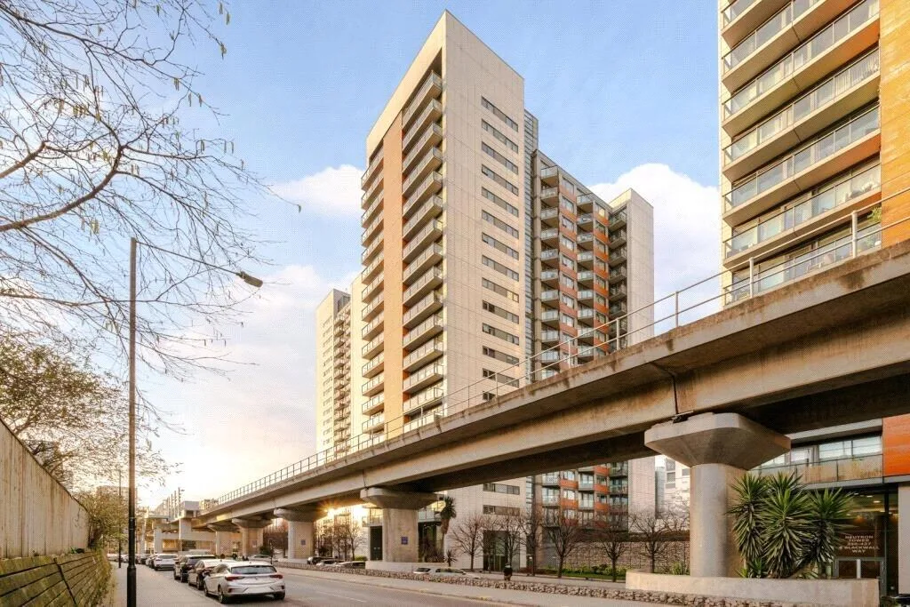 2 bedroom penthouse for rent