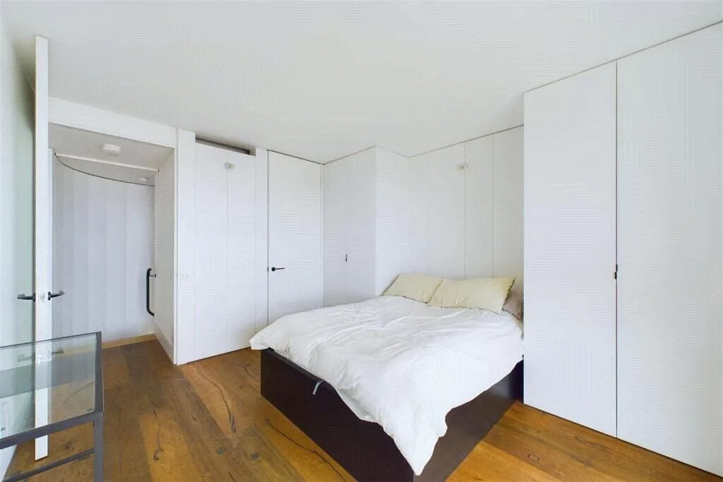 2 bedroom penthouse for rent