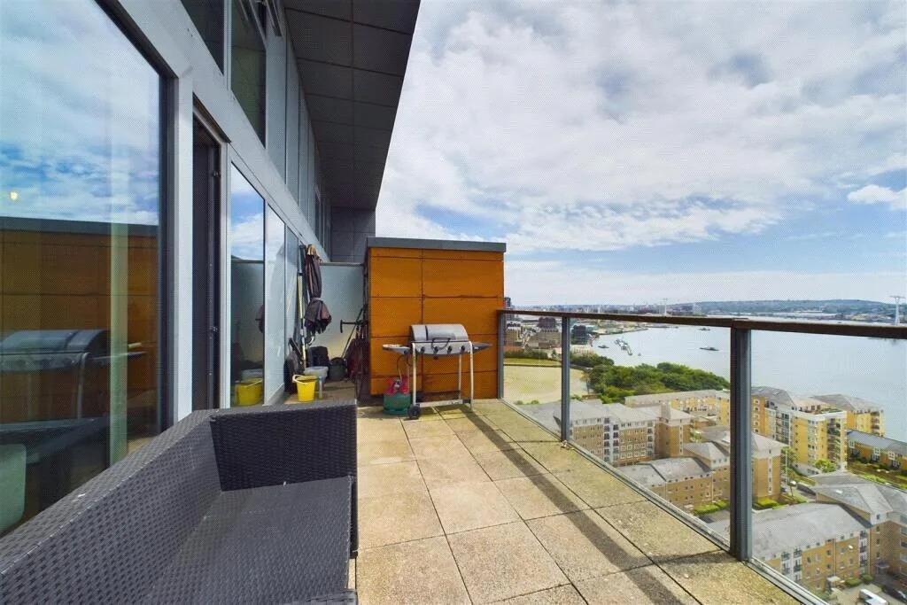 2 bedroom penthouse for rent