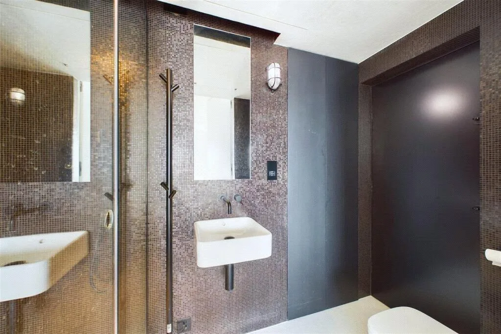 2 bedroom penthouse for rent