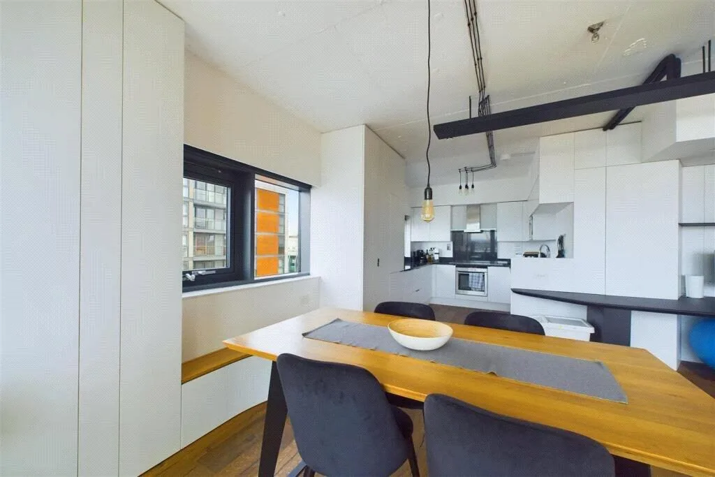 2 bedroom penthouse for rent