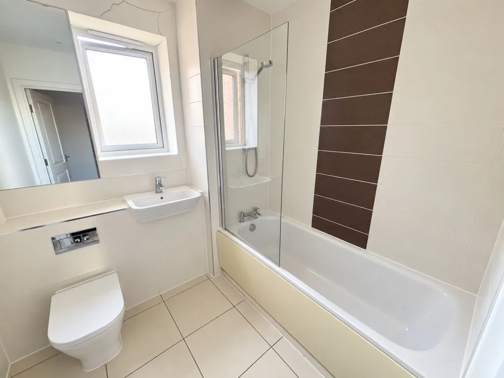3 bedroom flat for rent