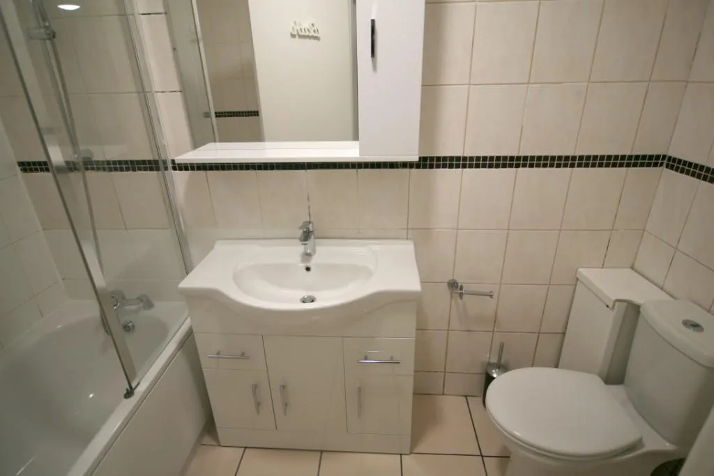 2 bedroom detached bungalow for rent