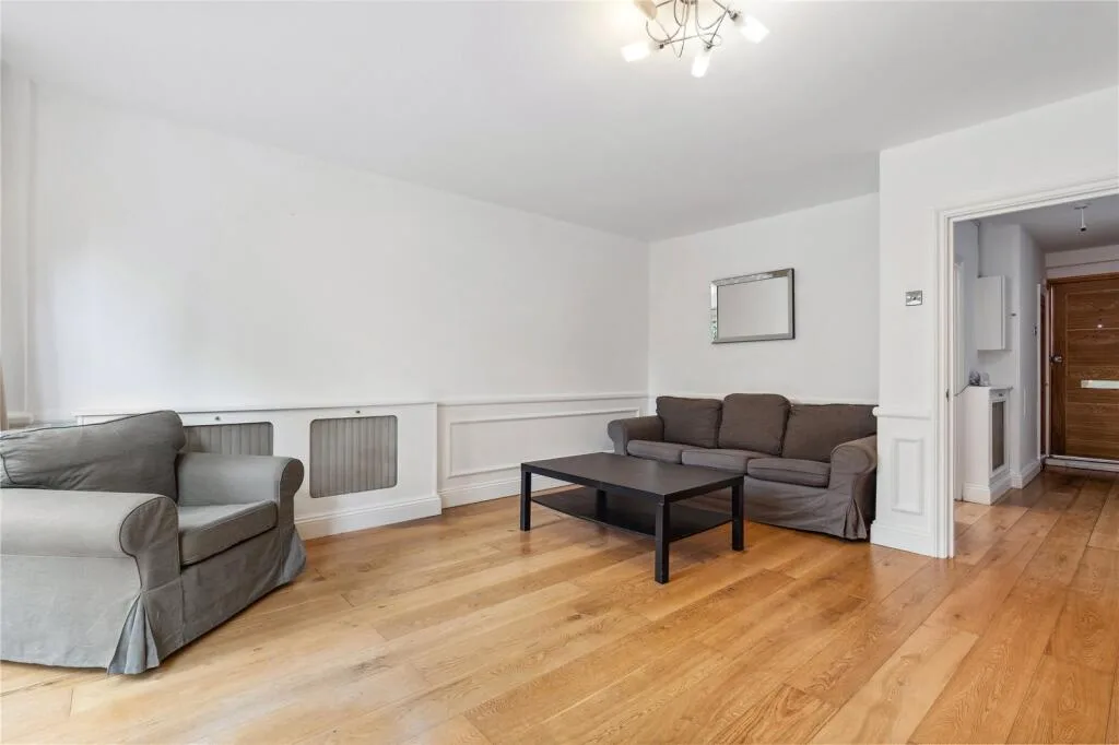 3 bedroom maisonette for rent