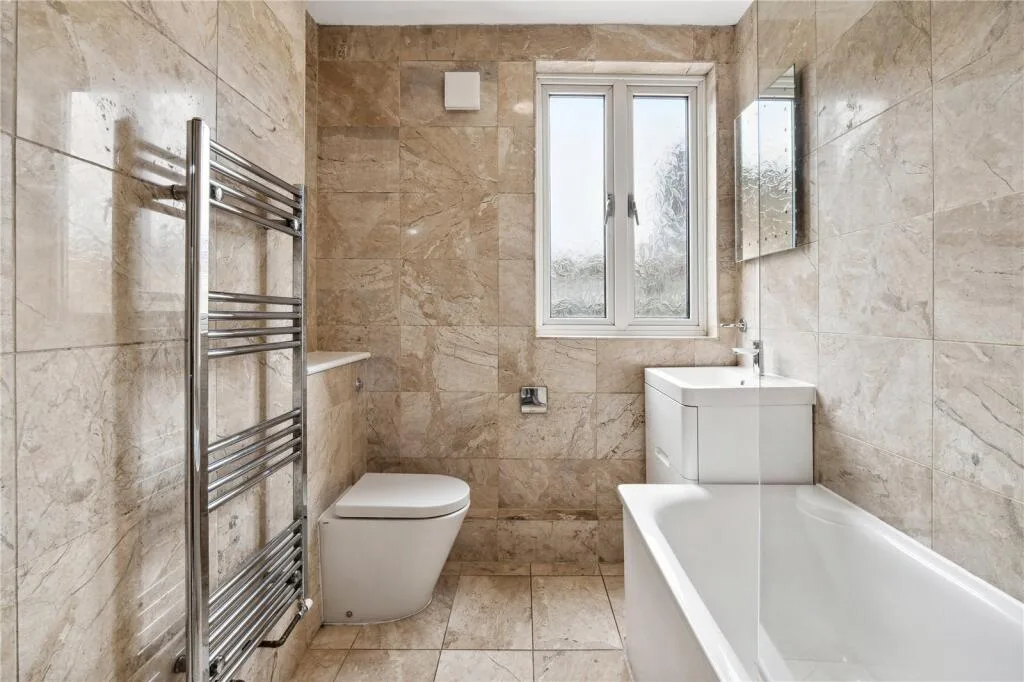 3 bedroom maisonette for rent