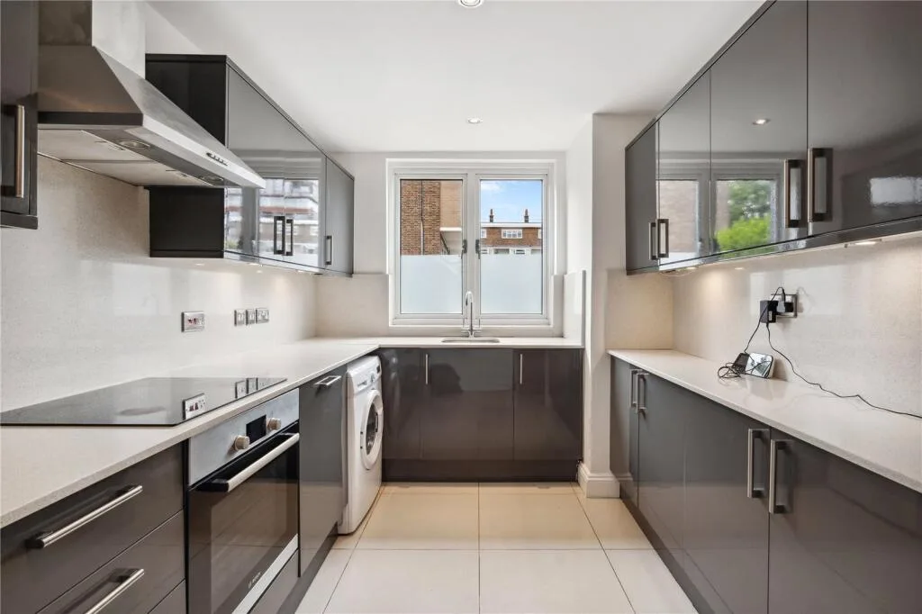 3 bedroom maisonette for rent