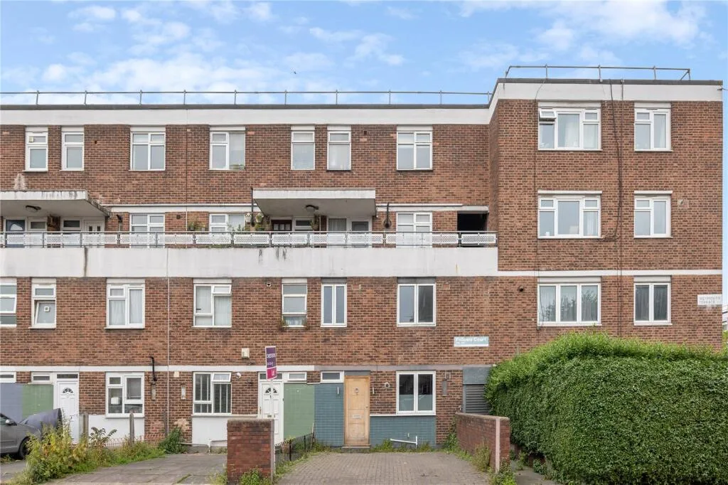 3 bedroom maisonette for rent