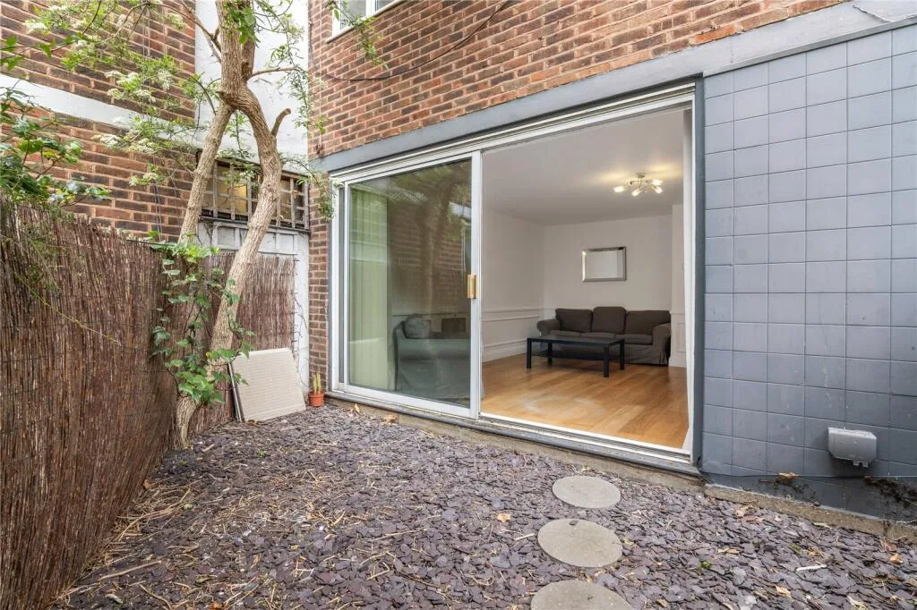 3 bedroom maisonette for rent