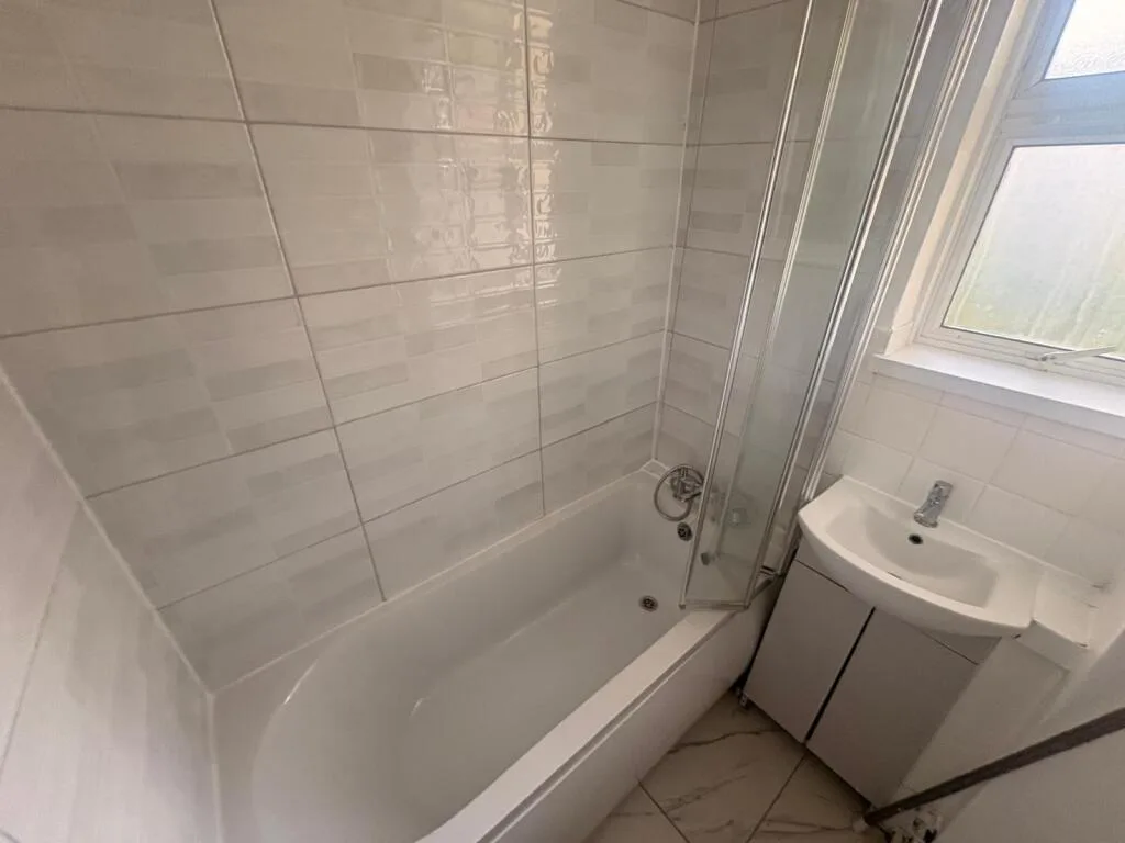 2 bedroom maisonette for rent