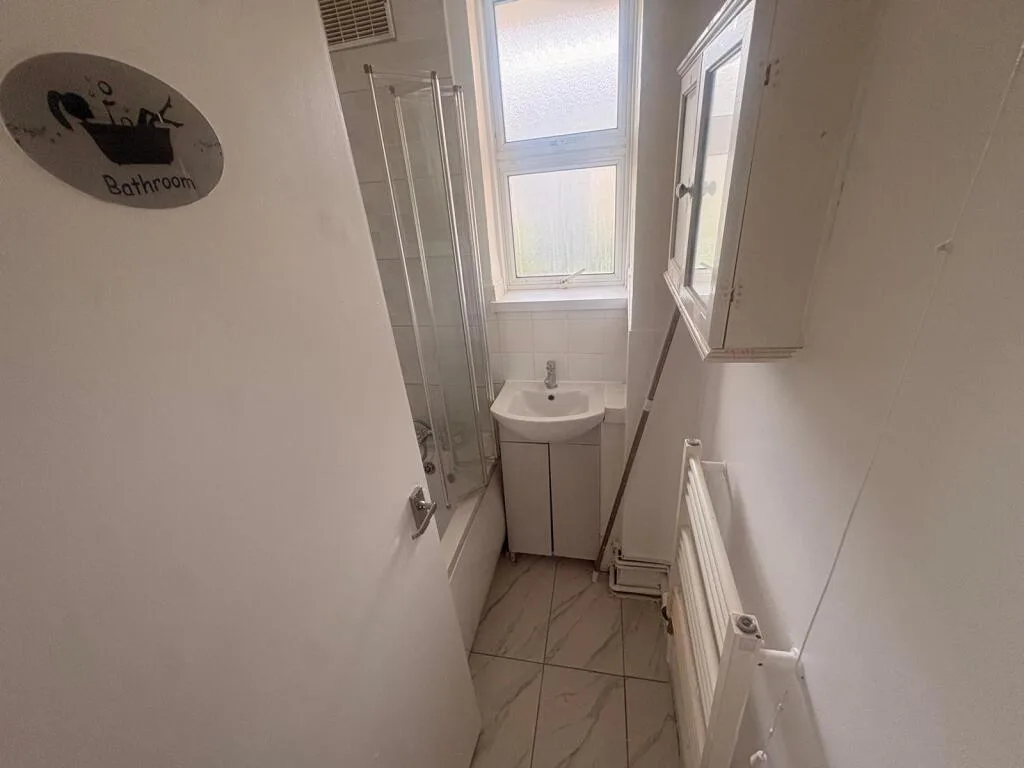 2 bedroom maisonette for rent
