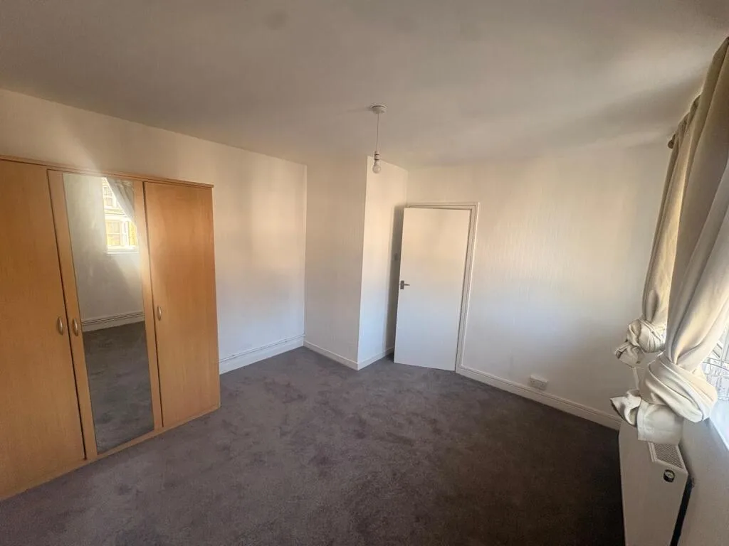 2 bedroom maisonette for rent
