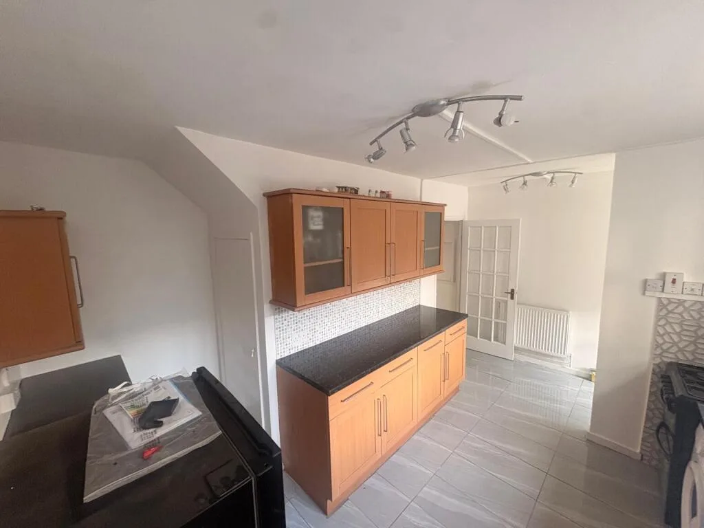 2 bedroom maisonette for rent