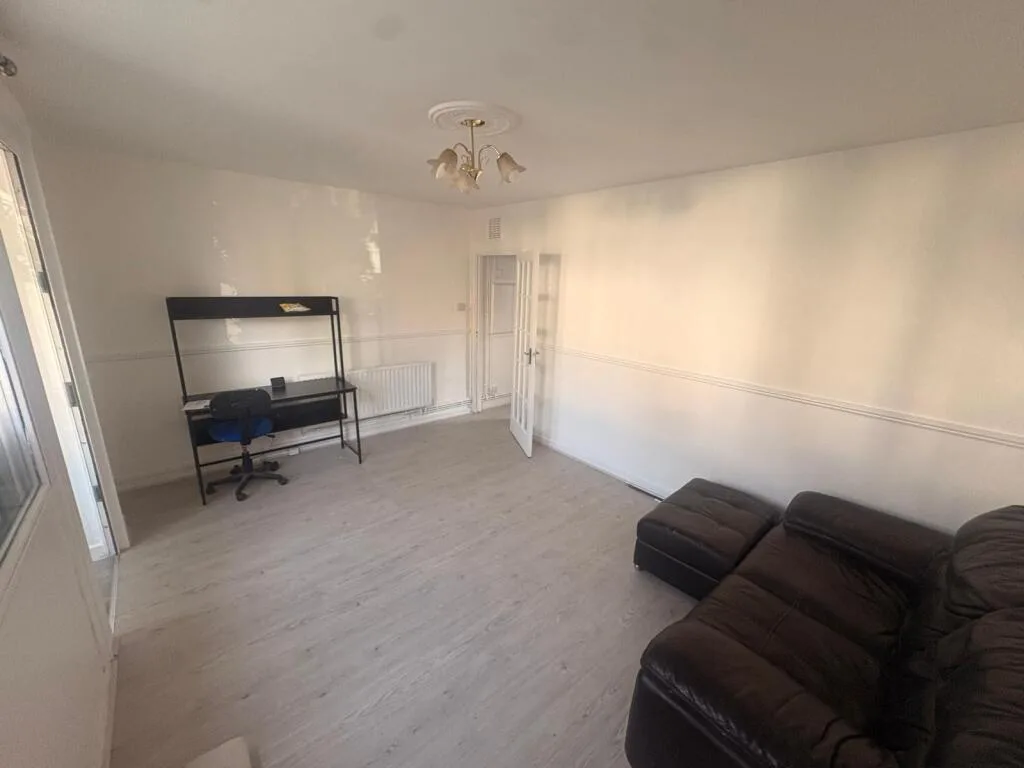 2 bedroom maisonette for rent