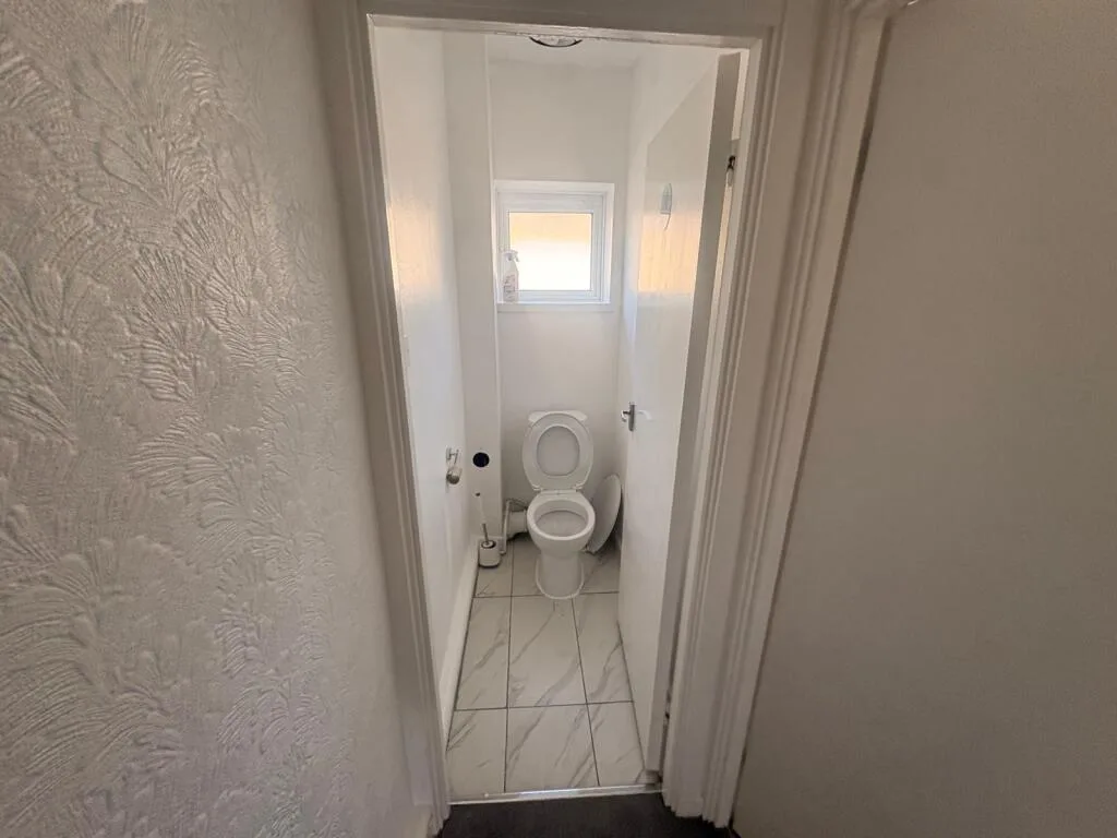 2 bedroom maisonette for rent