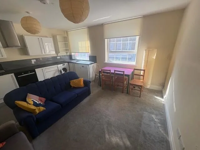 3 bedroom flat for rent