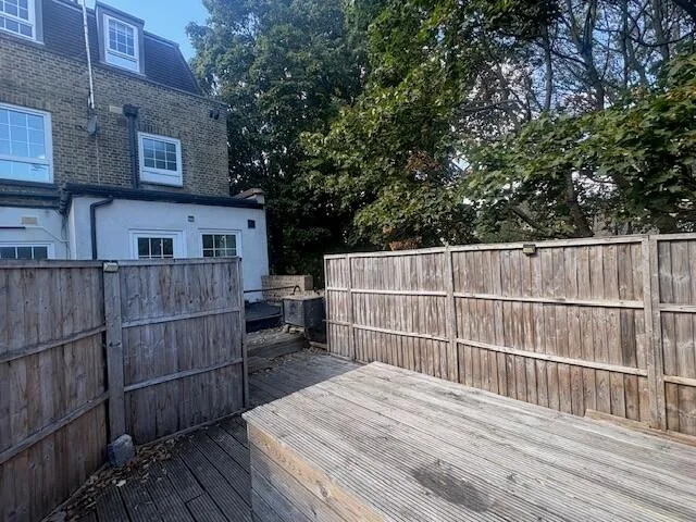 3 bedroom flat for rent