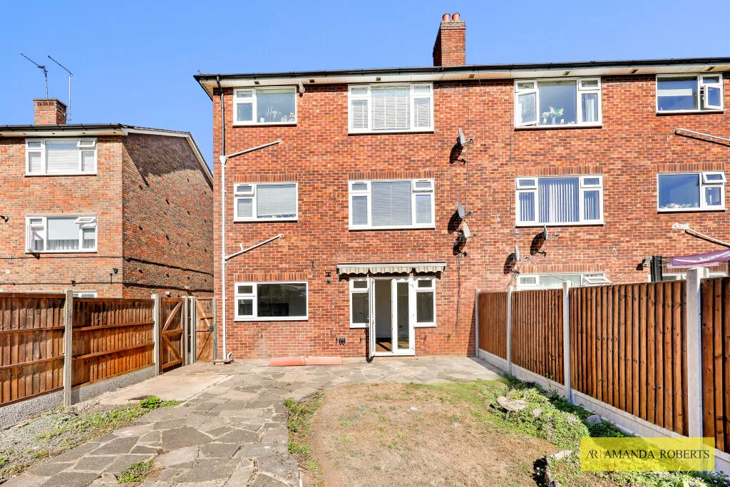 2 bedroom ground floor flat for rent