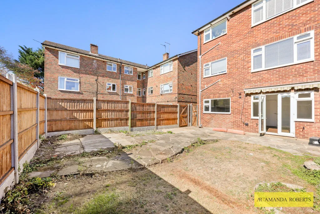 2 bedroom ground floor flat for rent