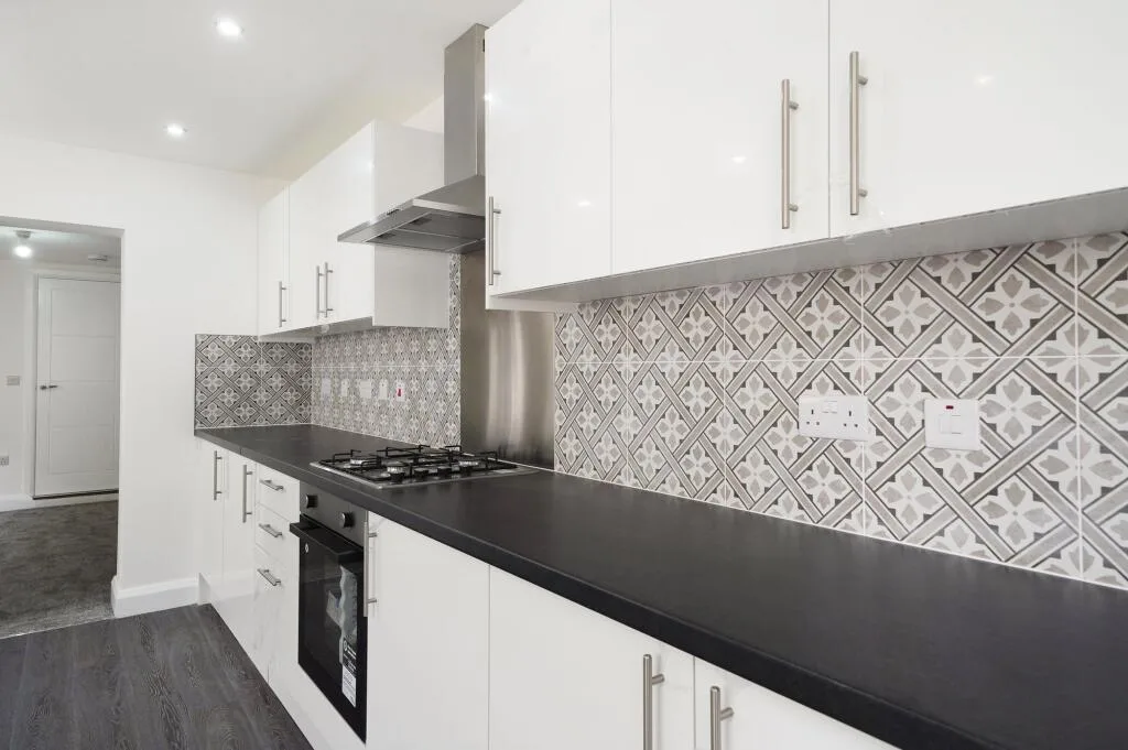 5 bedroom terraced house for rent