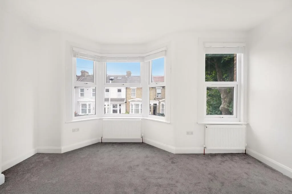 5 bedroom terraced house for rent