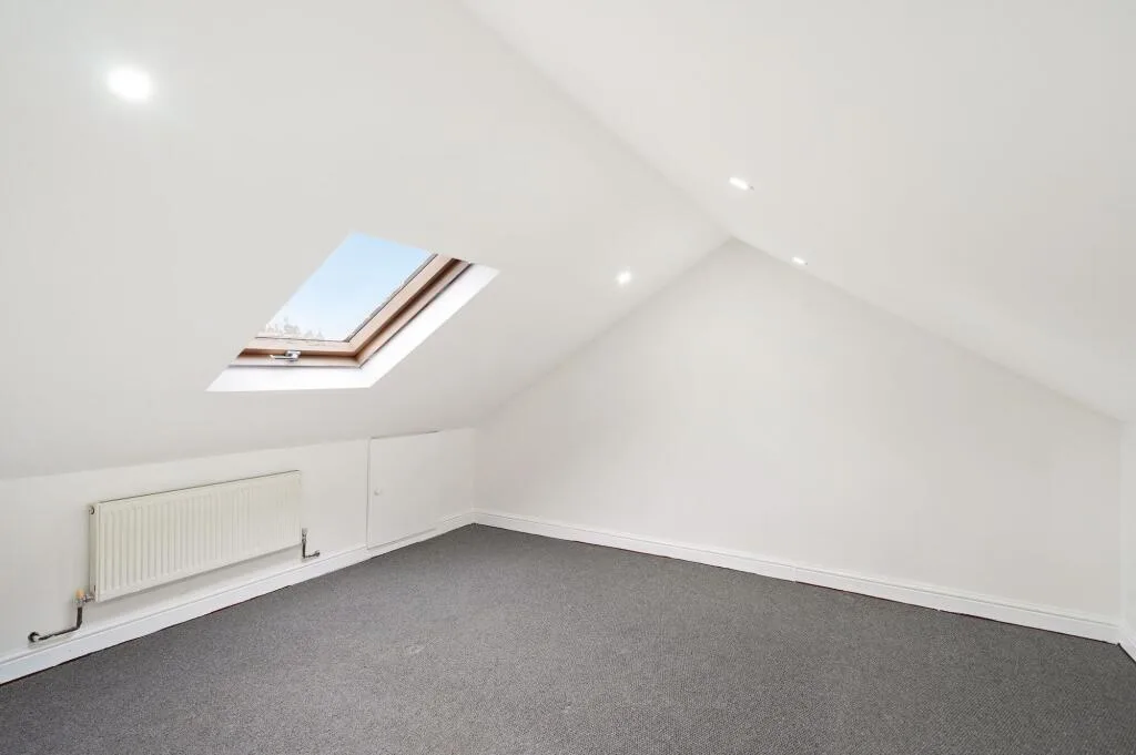 5 bedroom terraced house for rent
