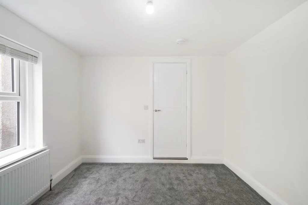 5 bedroom terraced house for rent