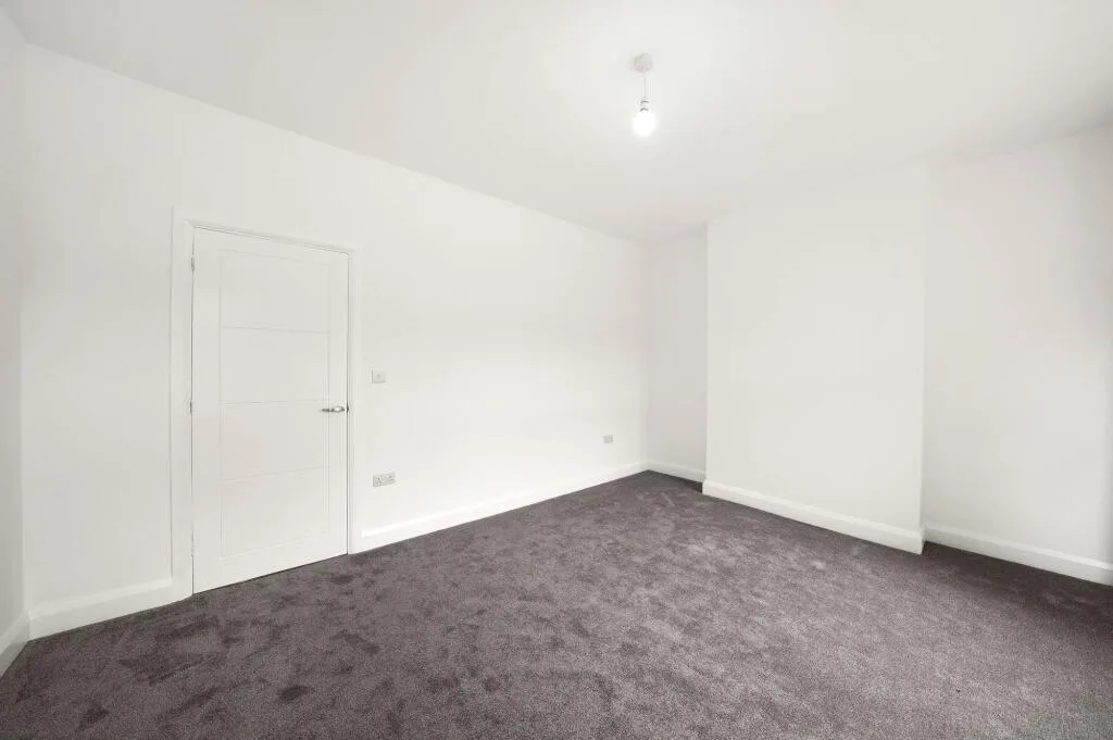 5 bedroom terraced house for rent