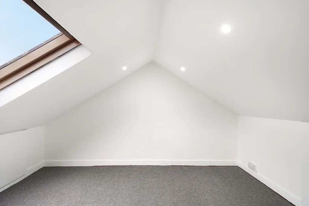 5 bedroom terraced house for rent
