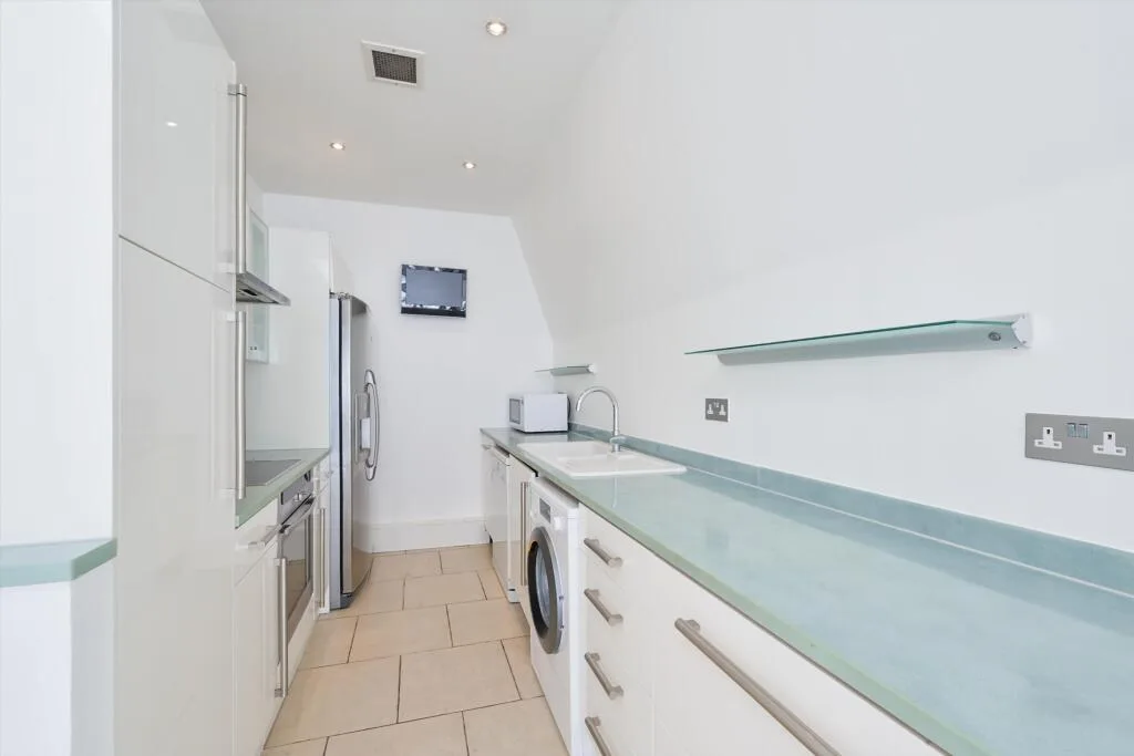 3 bedroom flat for rent