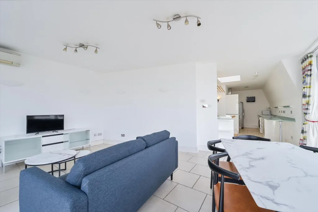 3 bedroom flat for rent