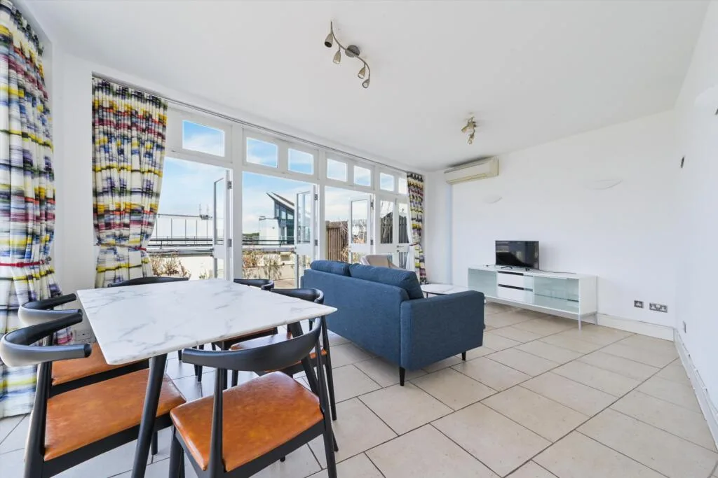 3 bedroom flat for rent
