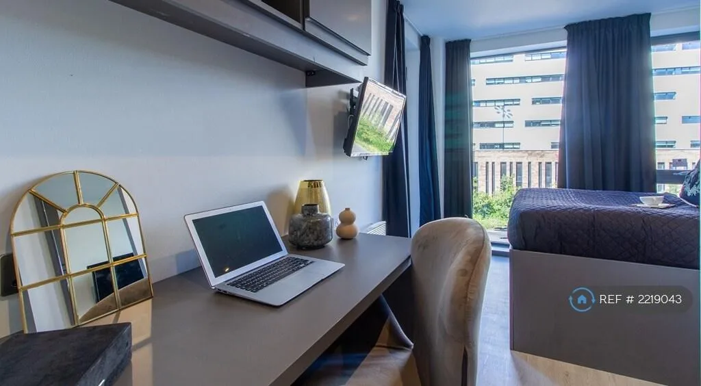 Studio flat for rent
