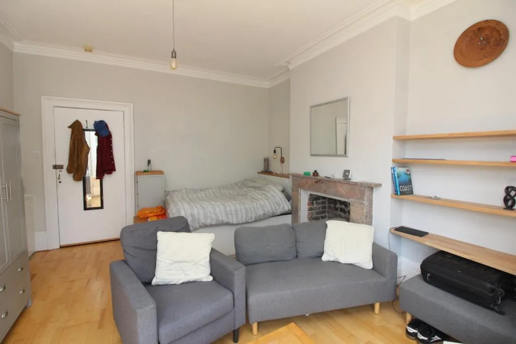 Studio flat for rent