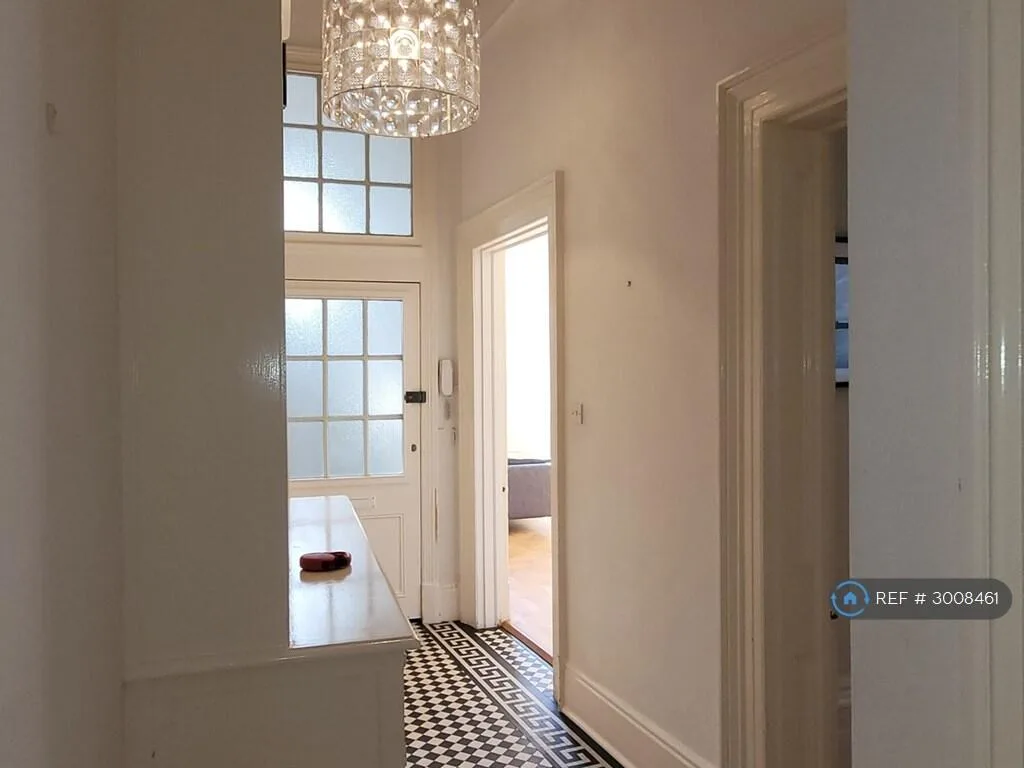 3 bedroom flat for rent