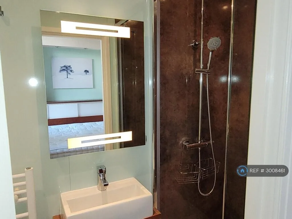 3 bedroom flat for rent