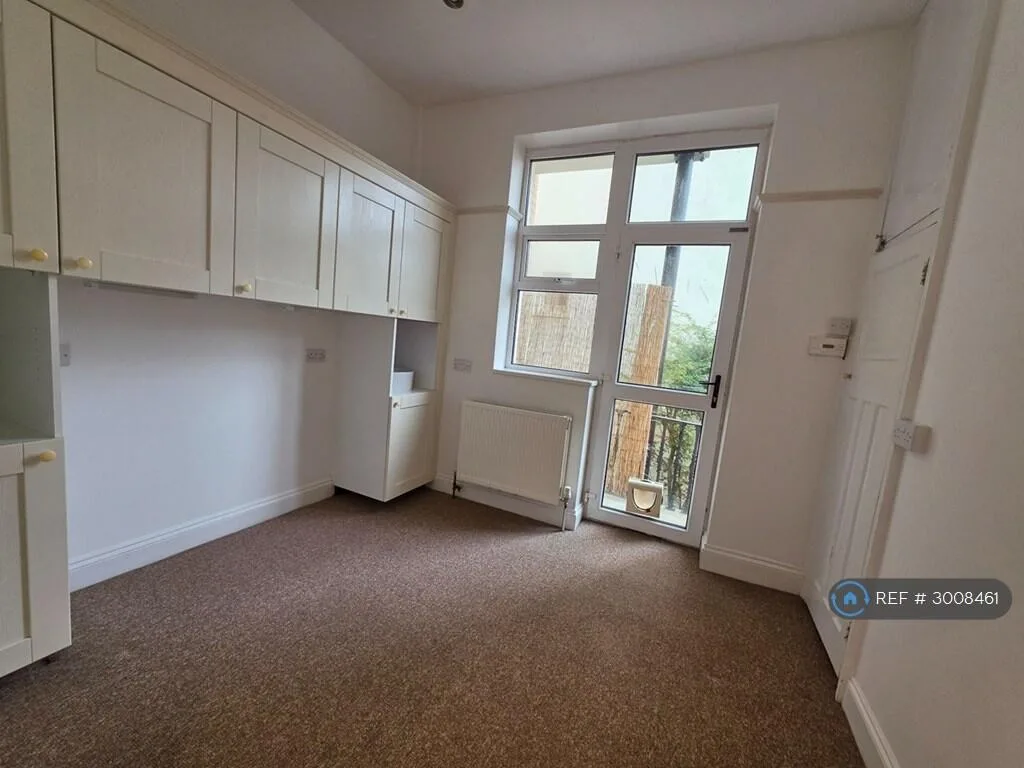 3 bedroom flat for rent
