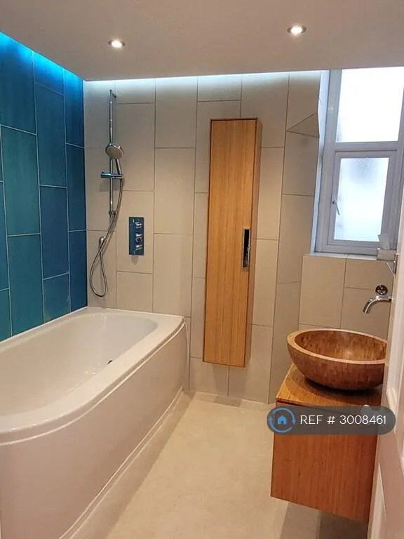 3 bedroom flat for rent