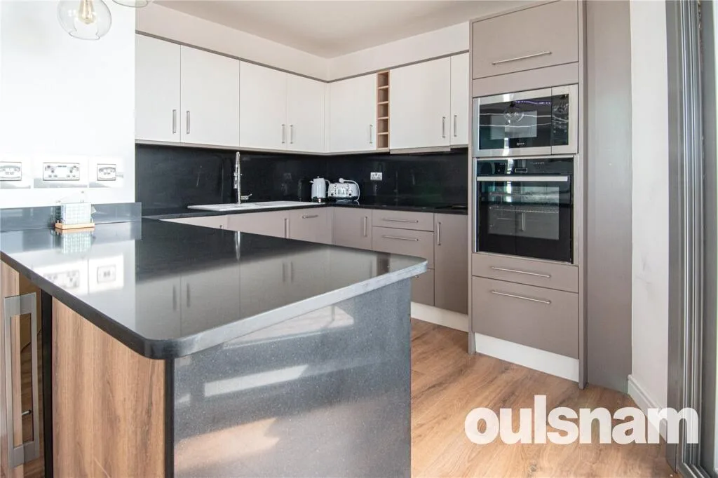 2 bedroom penthouse for rent