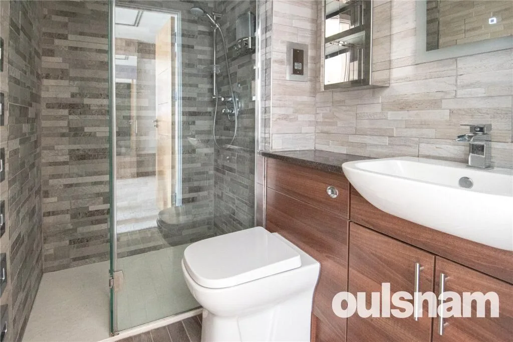2 bedroom penthouse for rent