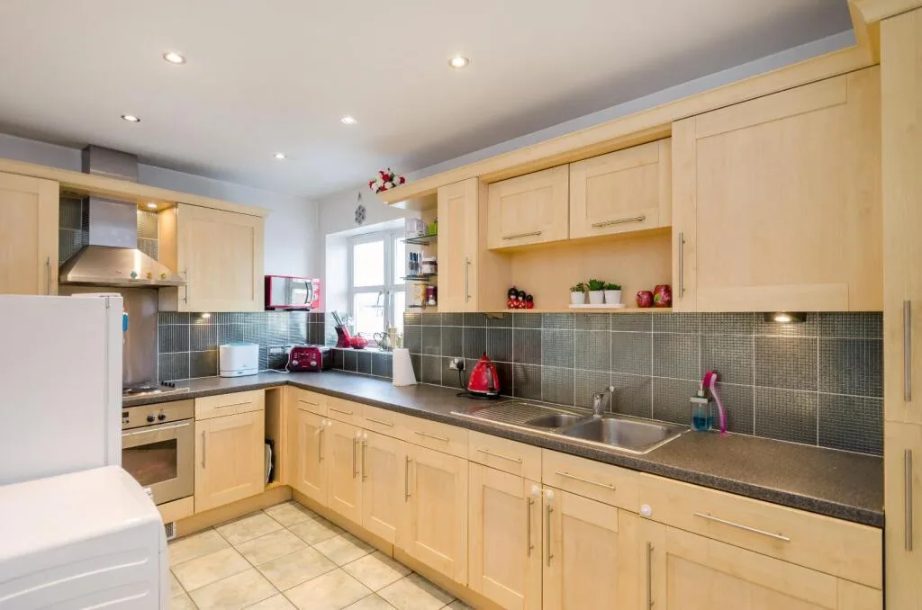 3 bedroom flat for rent