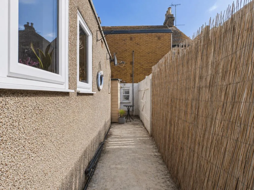 2 bedroom terraced house for rent
