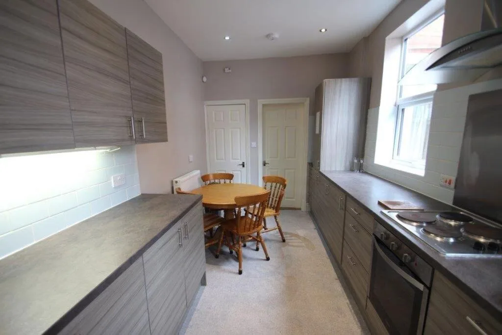 4 bedroom terraced house for rent