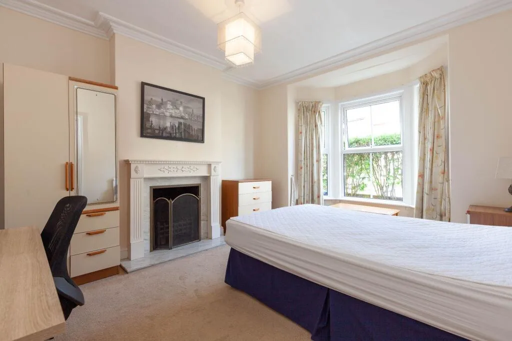 4 bedroom end of terrace house for rent